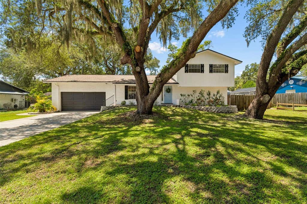 Photo of 114 Windy Circle, Brandon, FL 33511 (MLS # TB8512303)