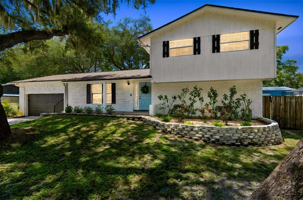 Photo of 114 Windy Circle, Brandon, FL 33511 (MLS # TB8512303)