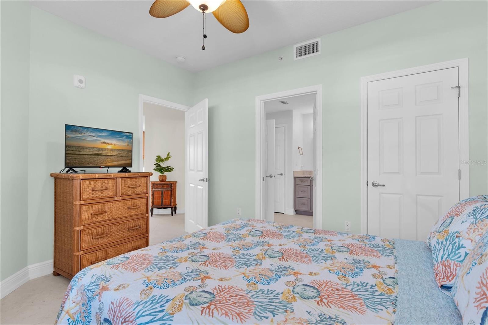 SEMINOLE ISLE CONDO - Residential