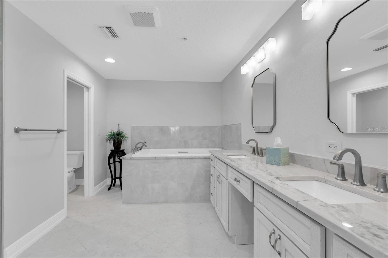 SEMINOLE ISLE CONDO - Residential