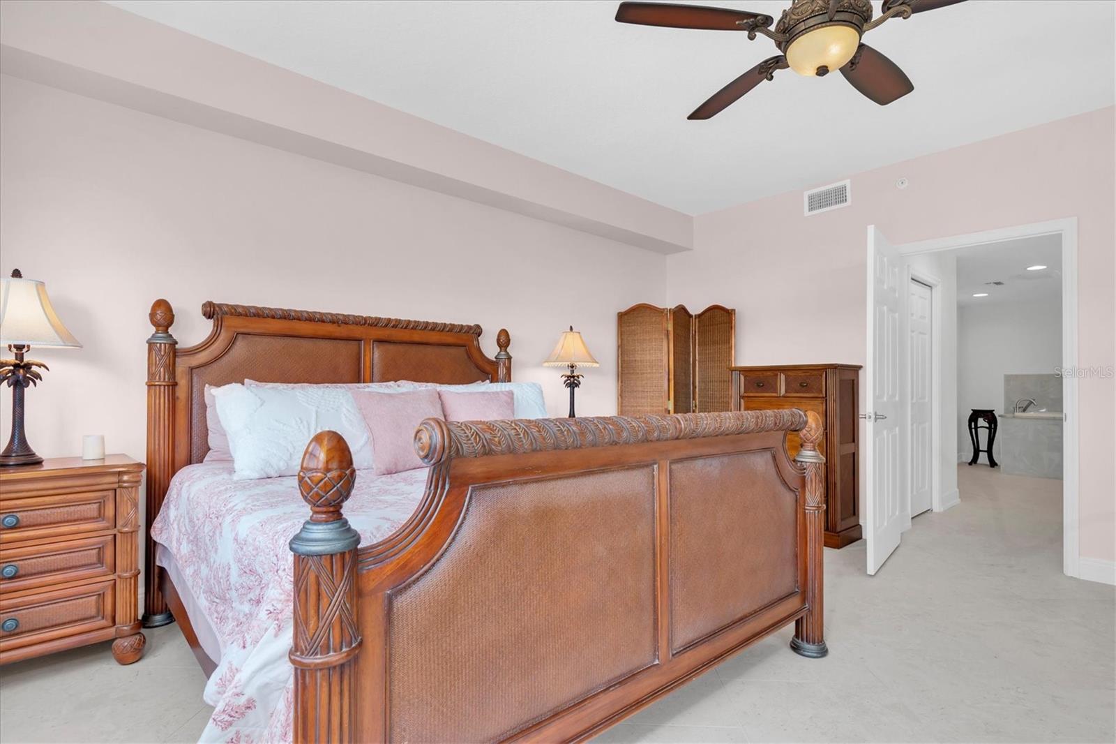 SEMINOLE ISLE CONDO - Residential