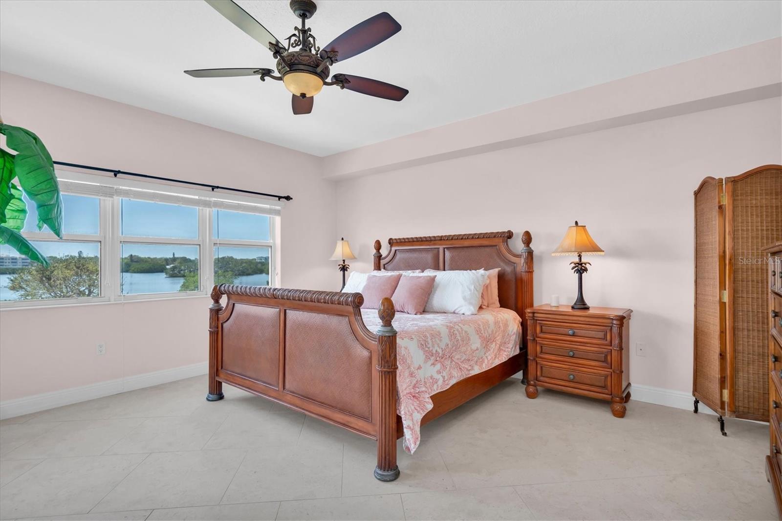 SEMINOLE ISLE CONDO - Residential