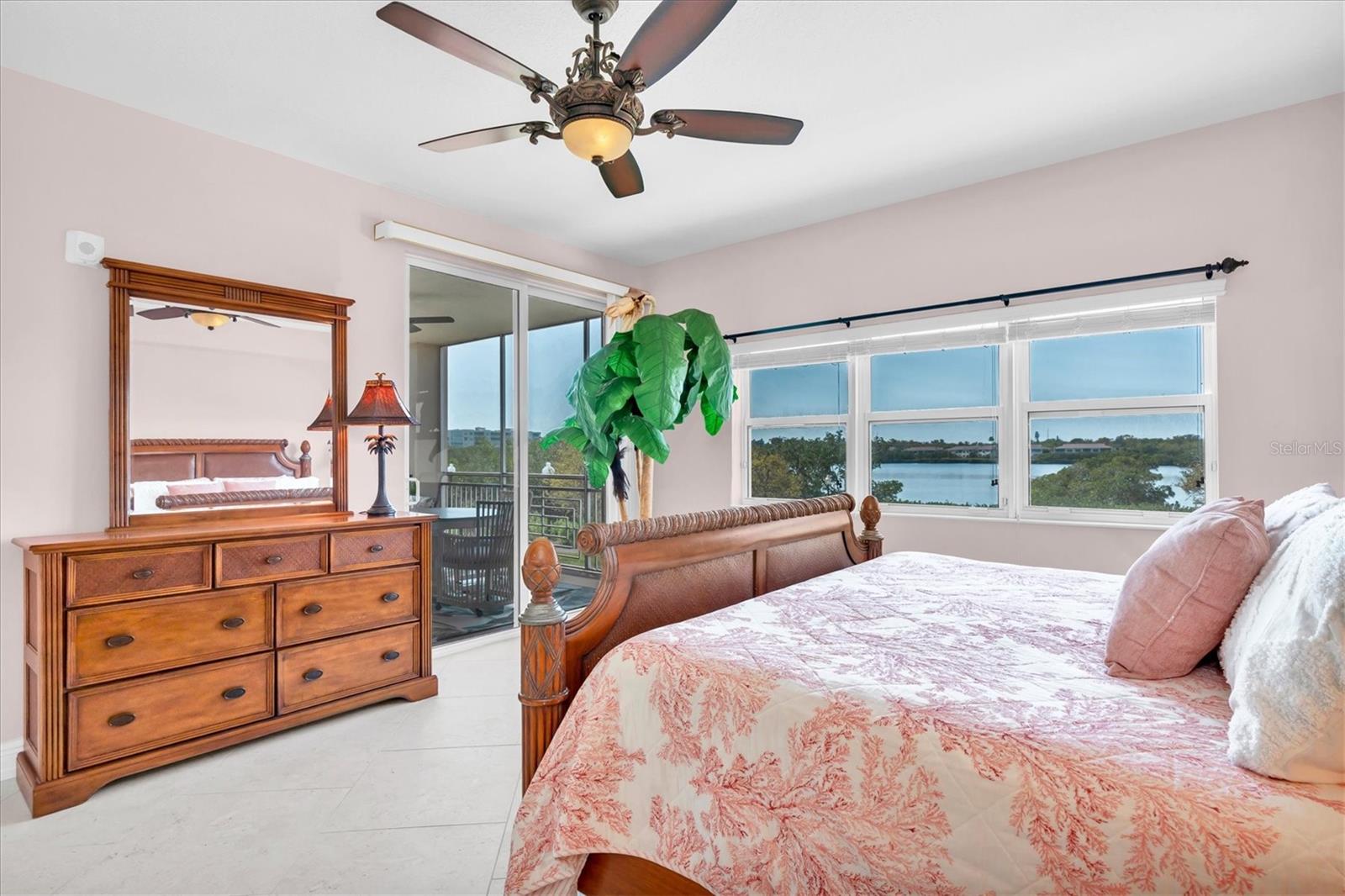 SEMINOLE ISLE CONDO - Residential