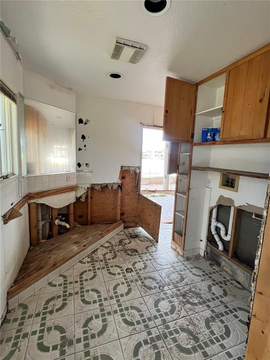 GROVE CITY SHORES - Residential