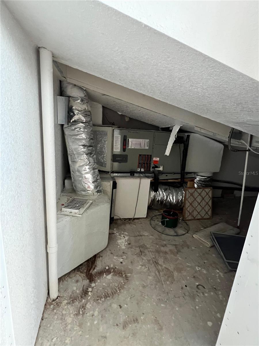 GROVE CITY SHORES - Residential