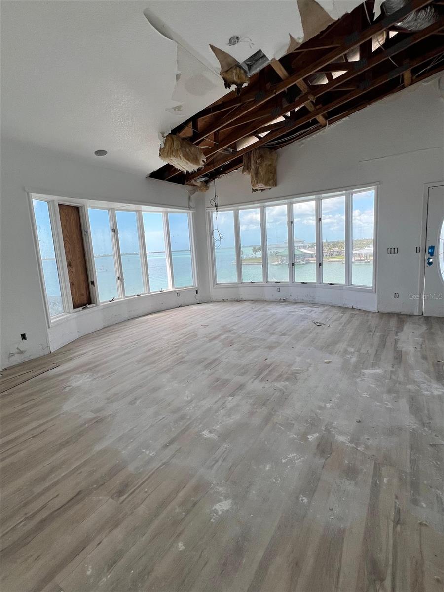 GROVE CITY SHORES - Residential