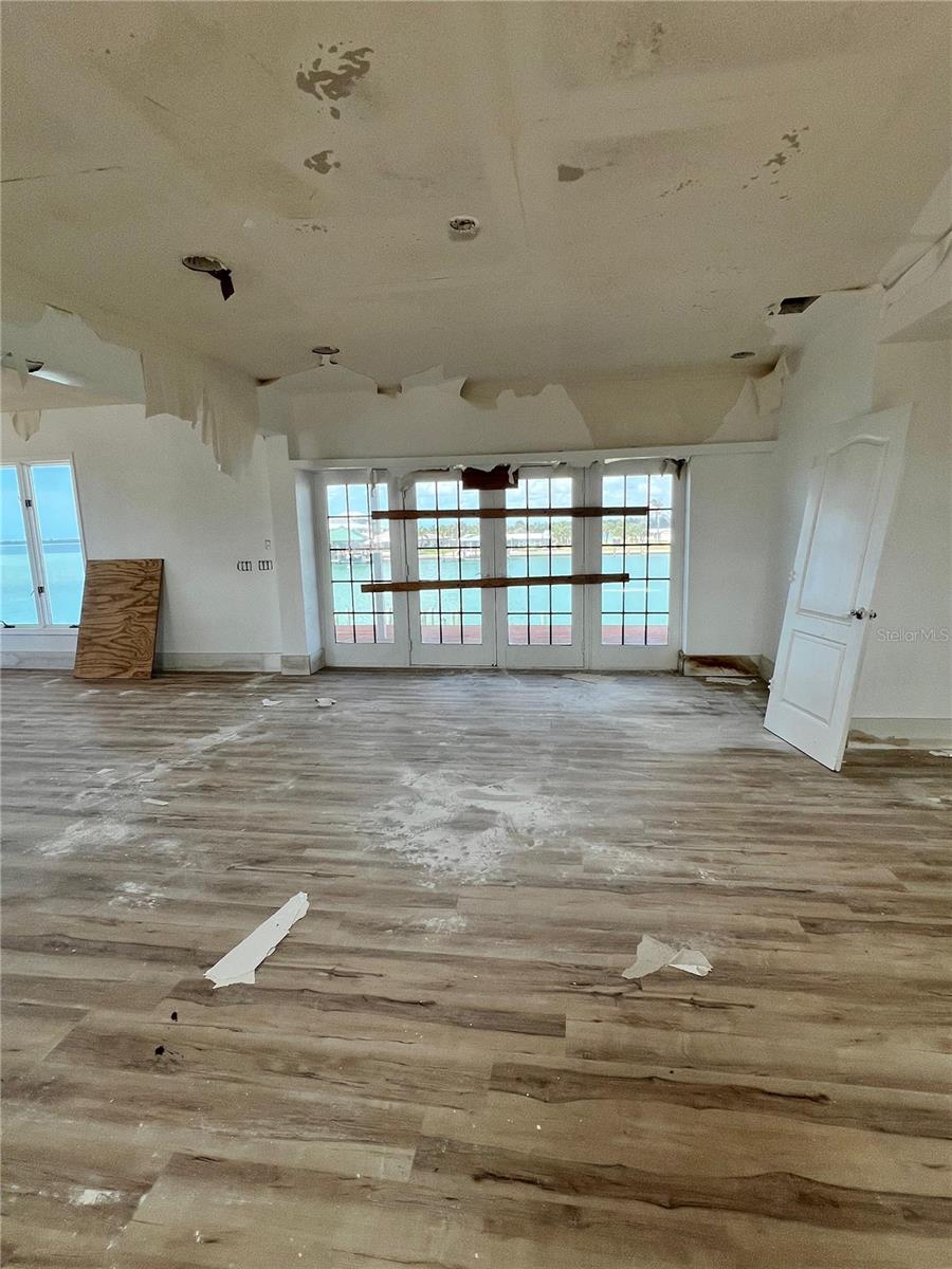 GROVE CITY SHORES - Residential