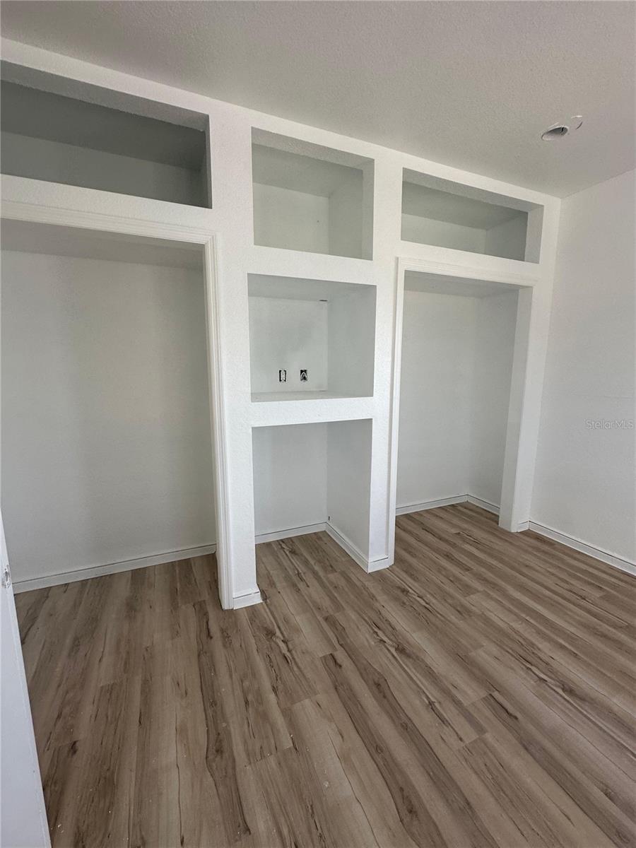 GROVE CITY SHORES - Residential