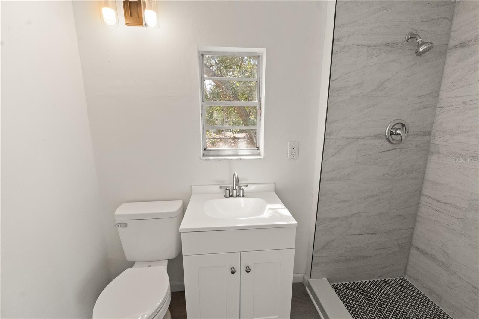 PINE CREST VILLA ADD 5 - Residential