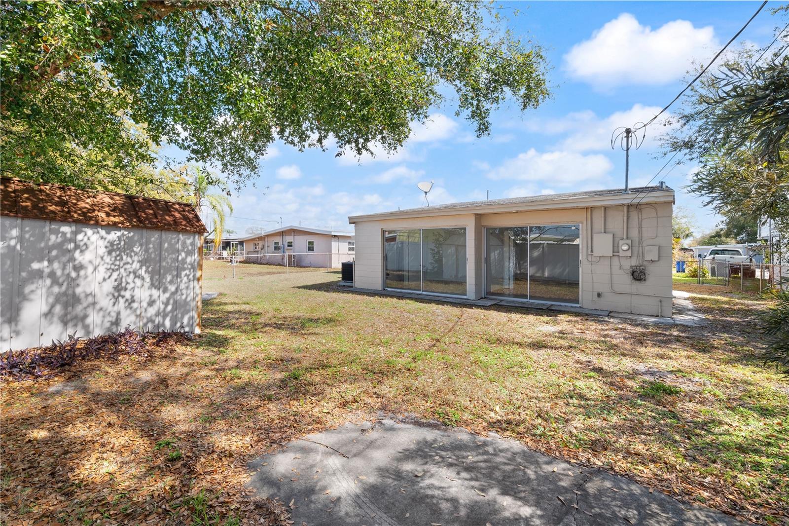 PINE CREST VILLA ADD 5 - Residential