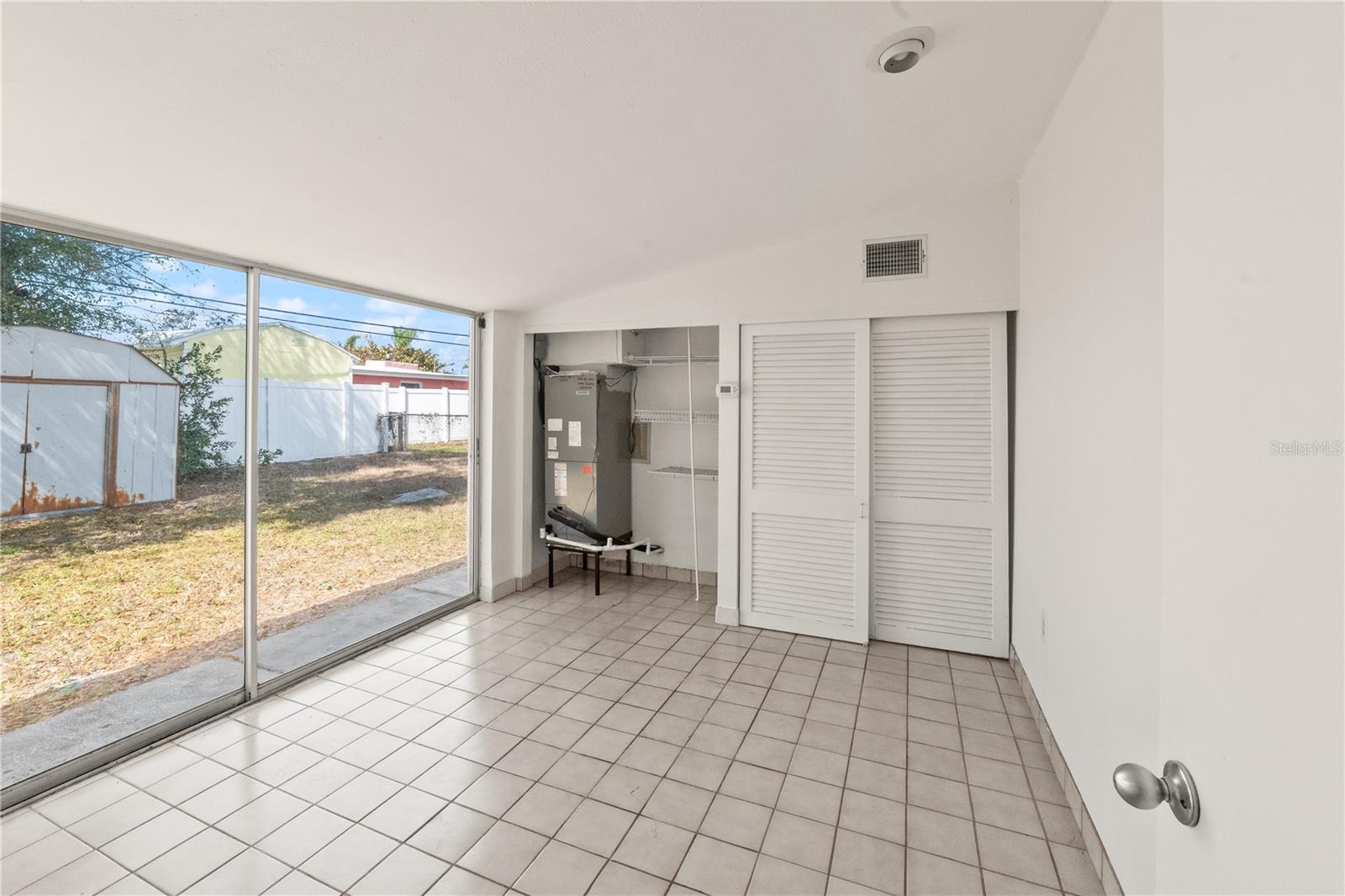 PINE CREST VILLA ADD 5 - Residential