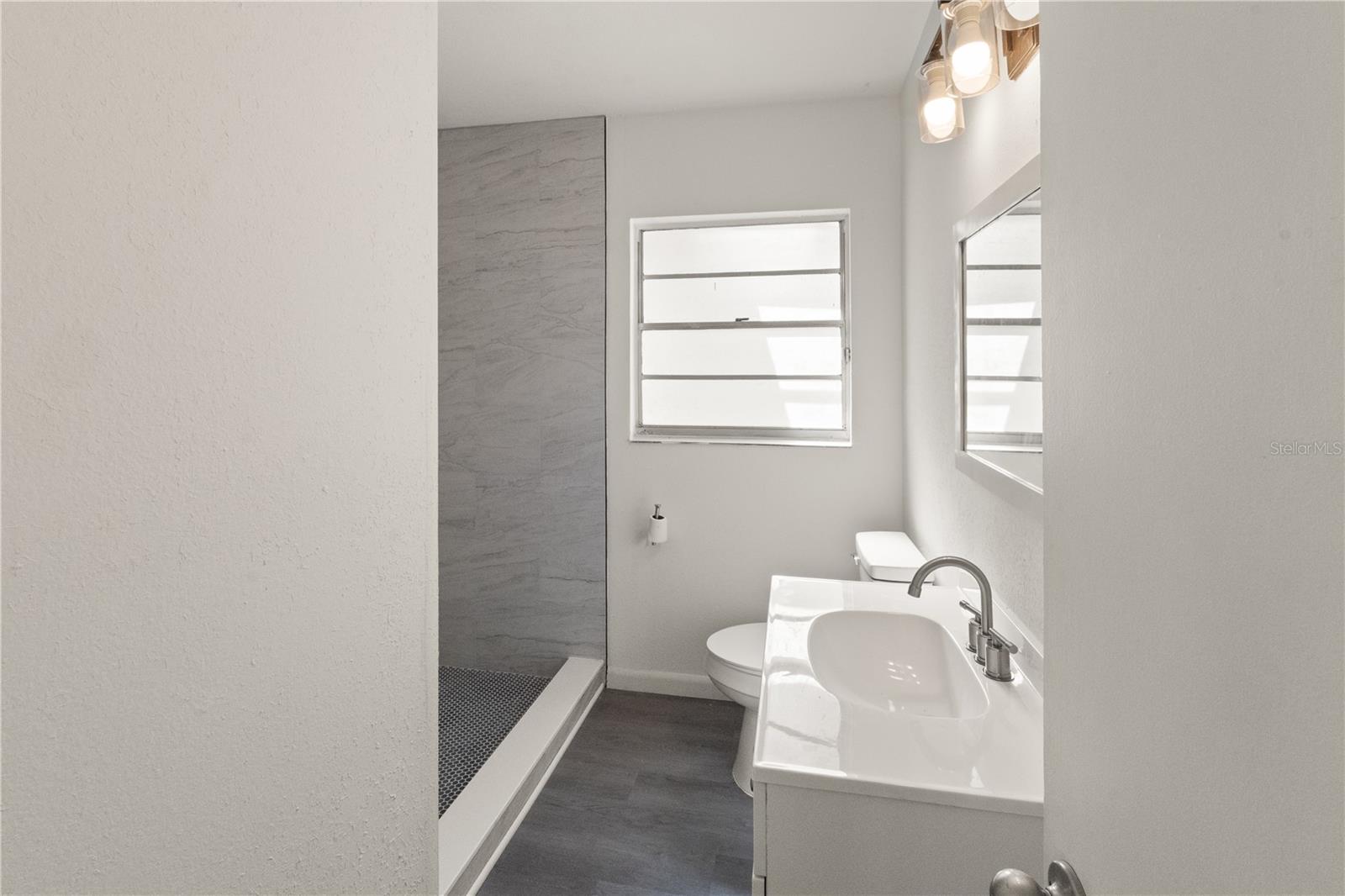 PINE CREST VILLA ADD 5 - Residential