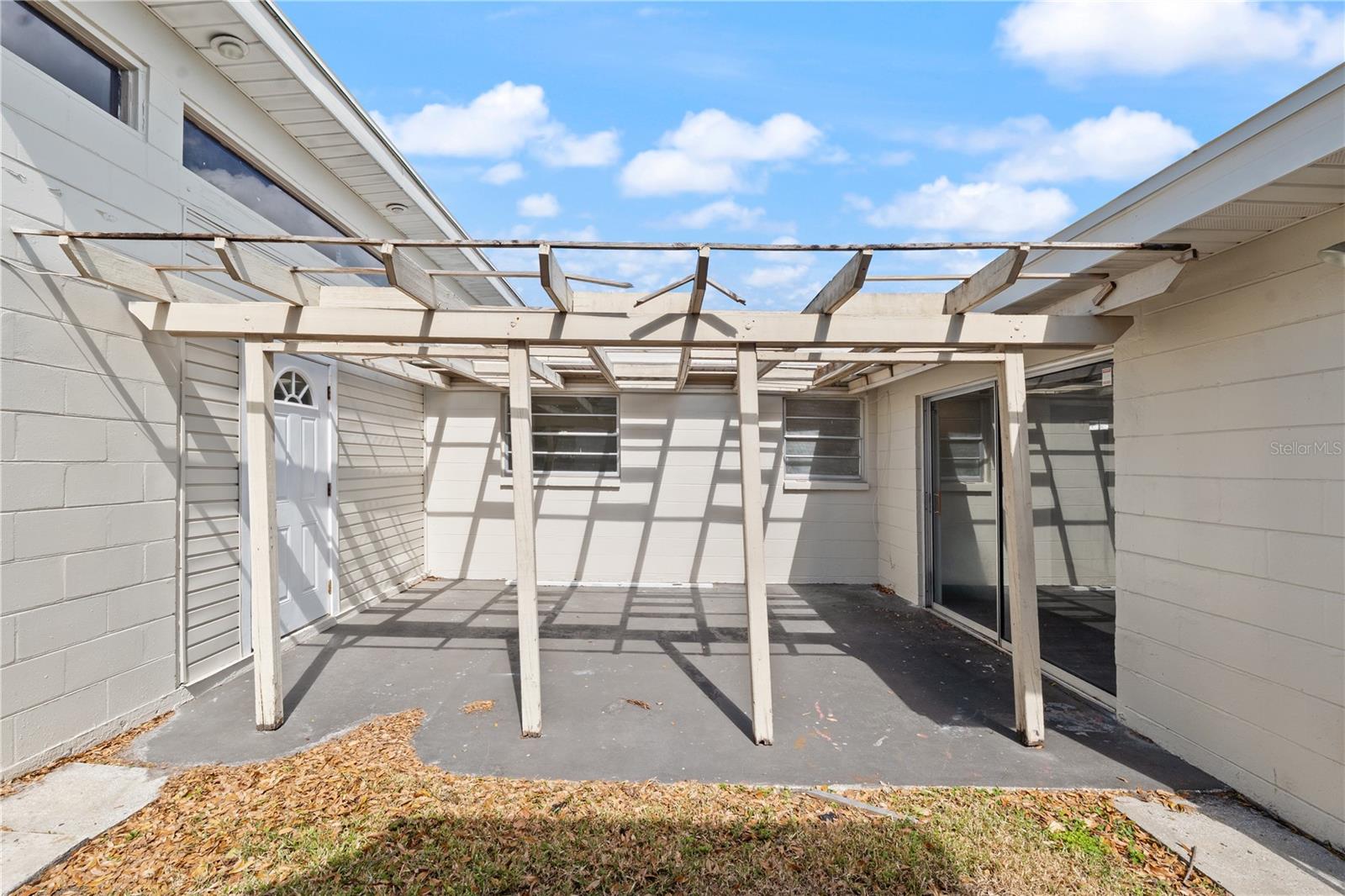 PINE CREST VILLA ADD 5 - Residential