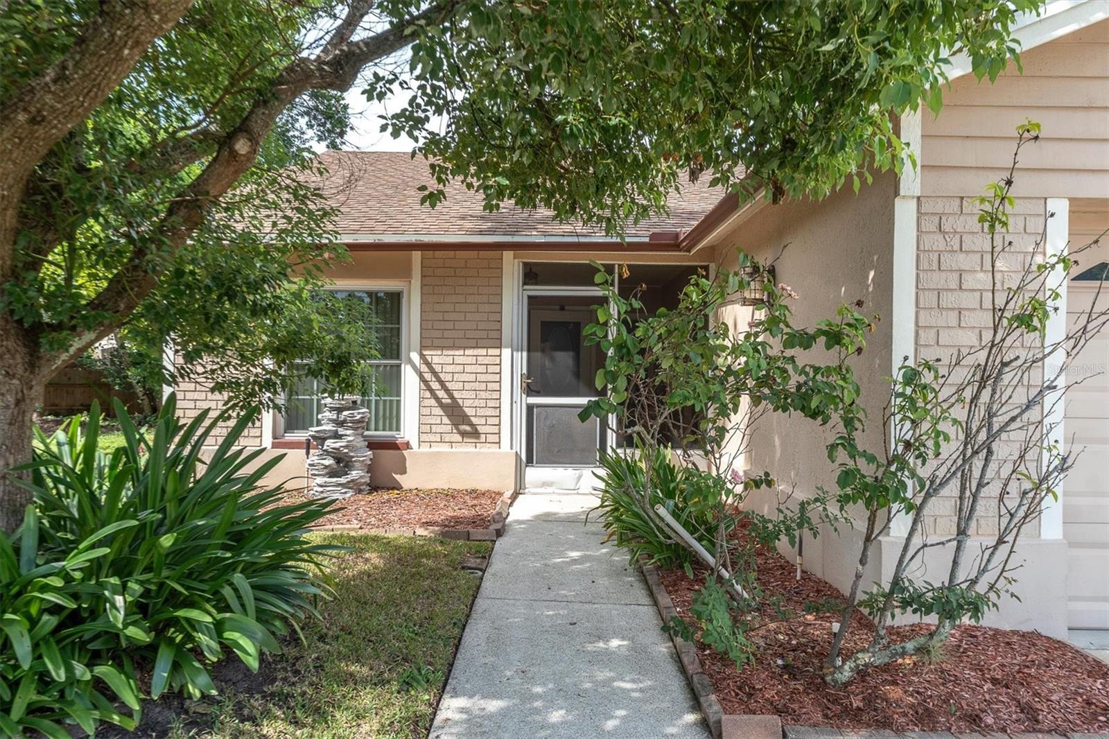 10833 LIVINGSTON DRIVE