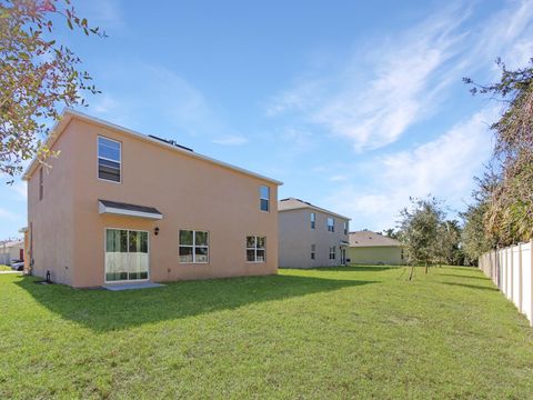 A home in TAVARES