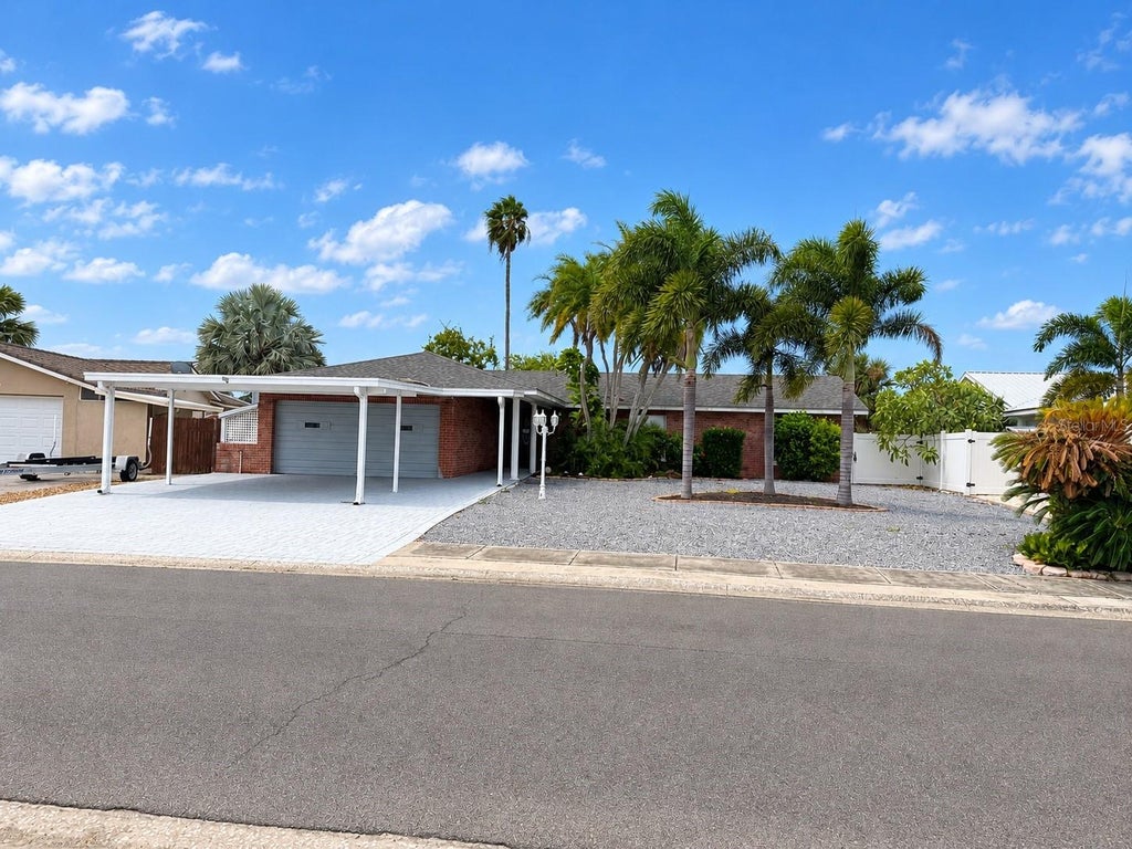 Photo of 6512 King Palm Way, Apollo Beach, FL 33572 (MLS # TB8533192)