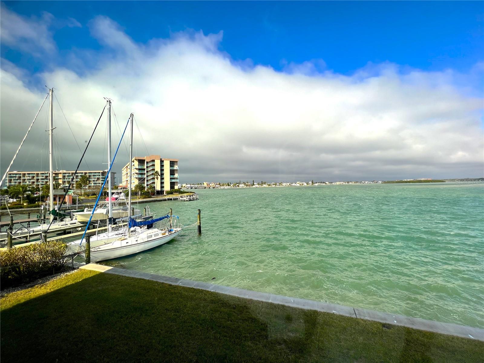 CAPRI ISLE GARDEN APTS 1 REPLAT CONDO - Residential Lease