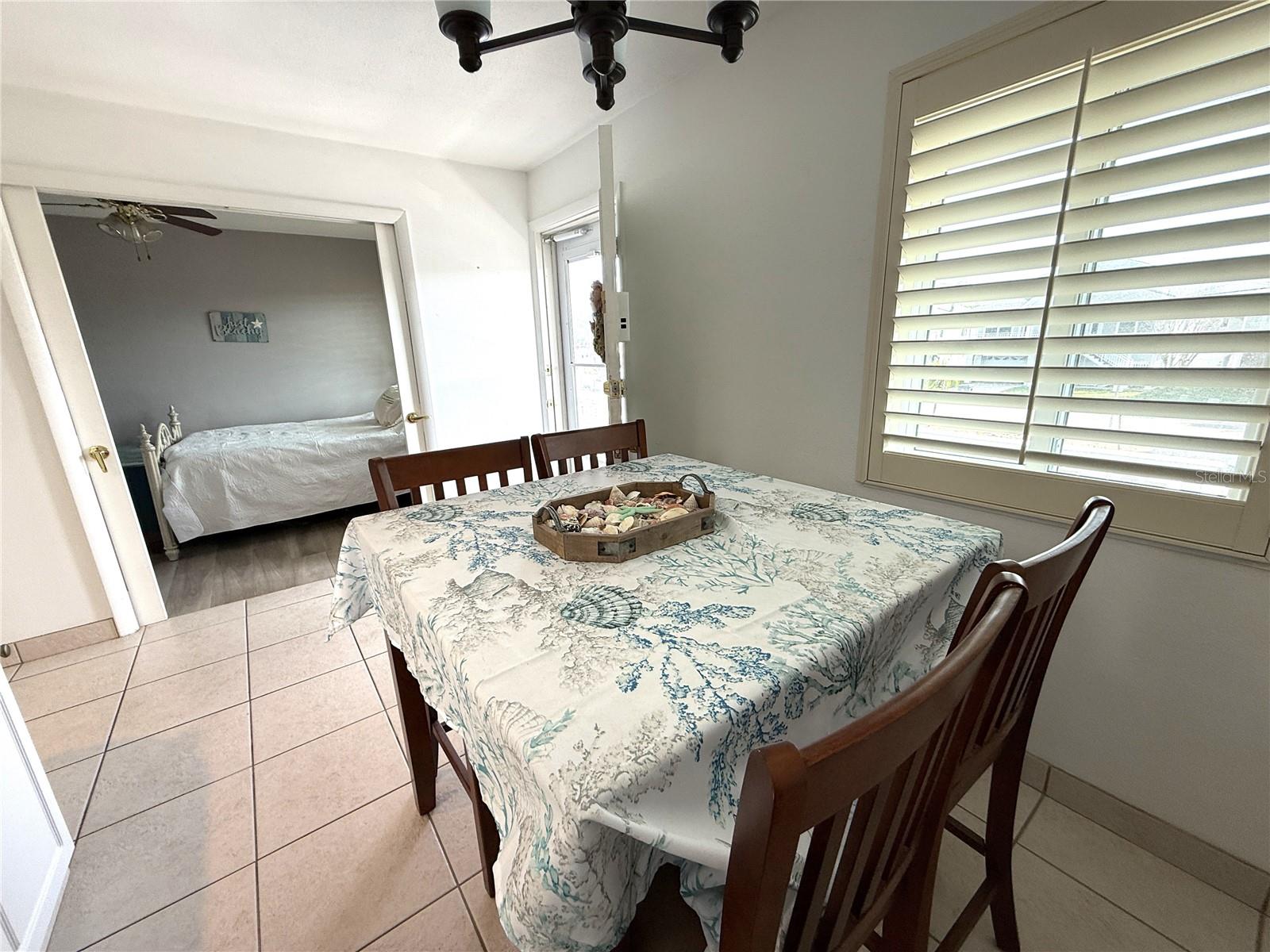 CAPRI ISLE GARDEN APTS 1 REPLAT CONDO - Residential Lease