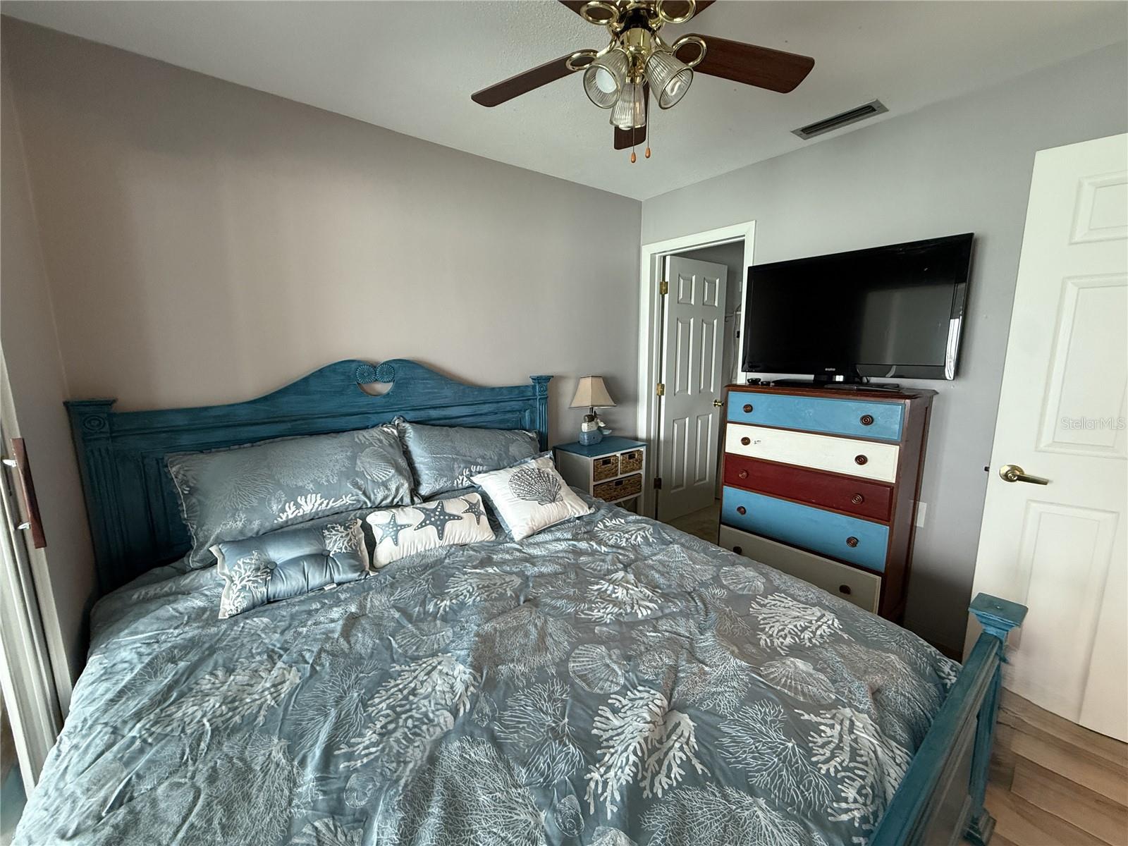 CAPRI ISLE GARDEN APTS 1 REPLAT CONDO - Residential Lease