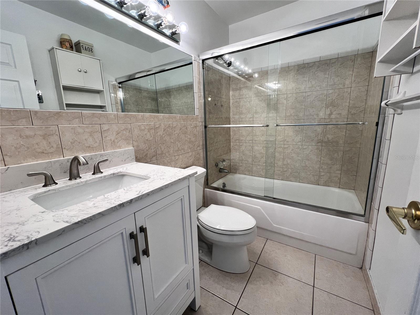 CAPRI ISLE GARDEN APTS 1 REPLAT CONDO - Residential Lease