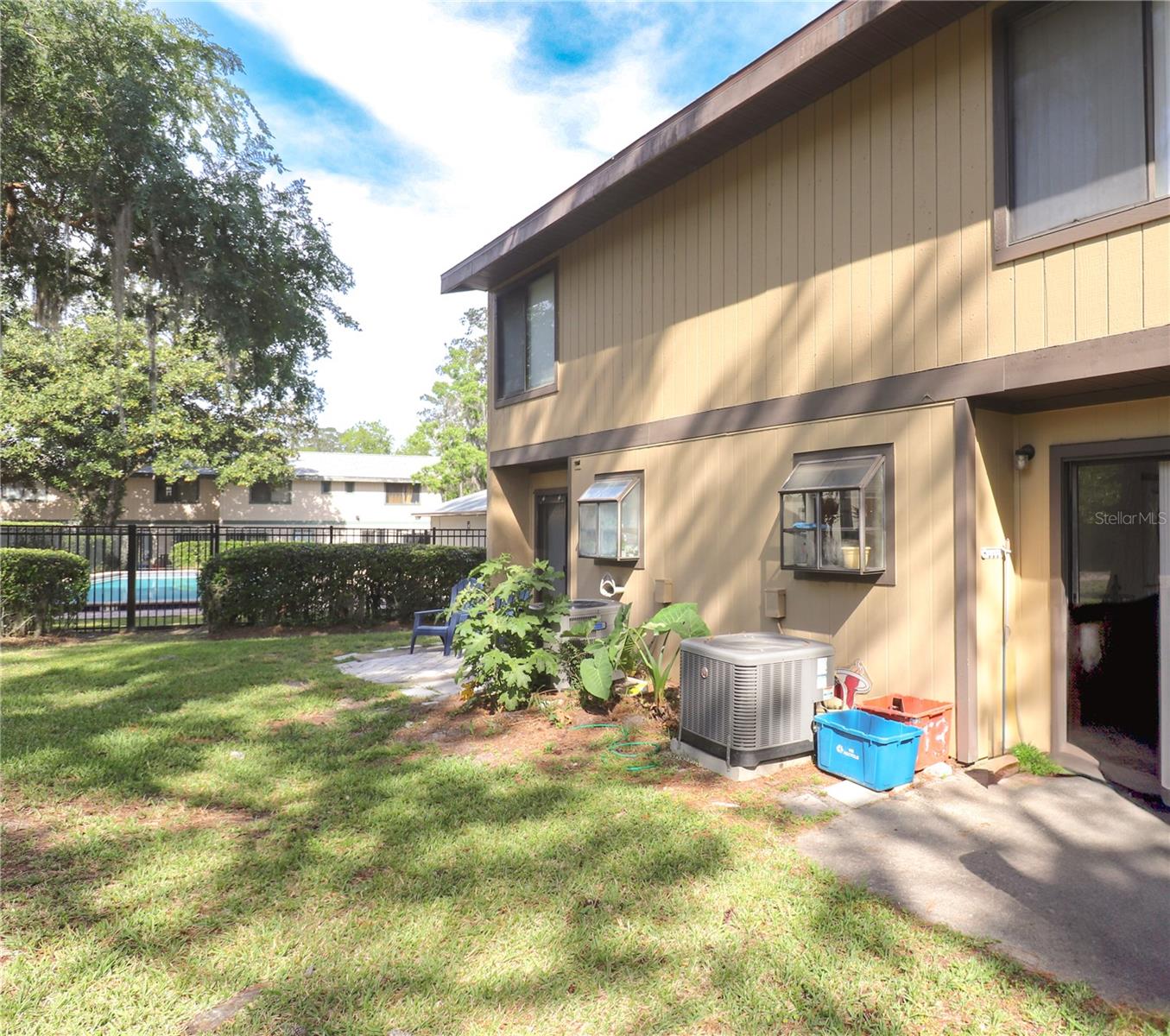 SOUTHFORK OAKS - Residential Lease