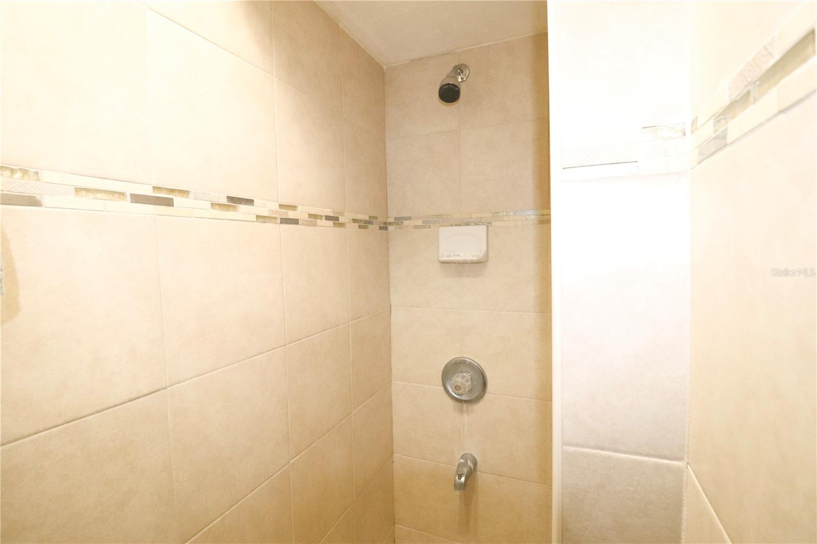 SOUTHFORK OAKS - Residential Lease