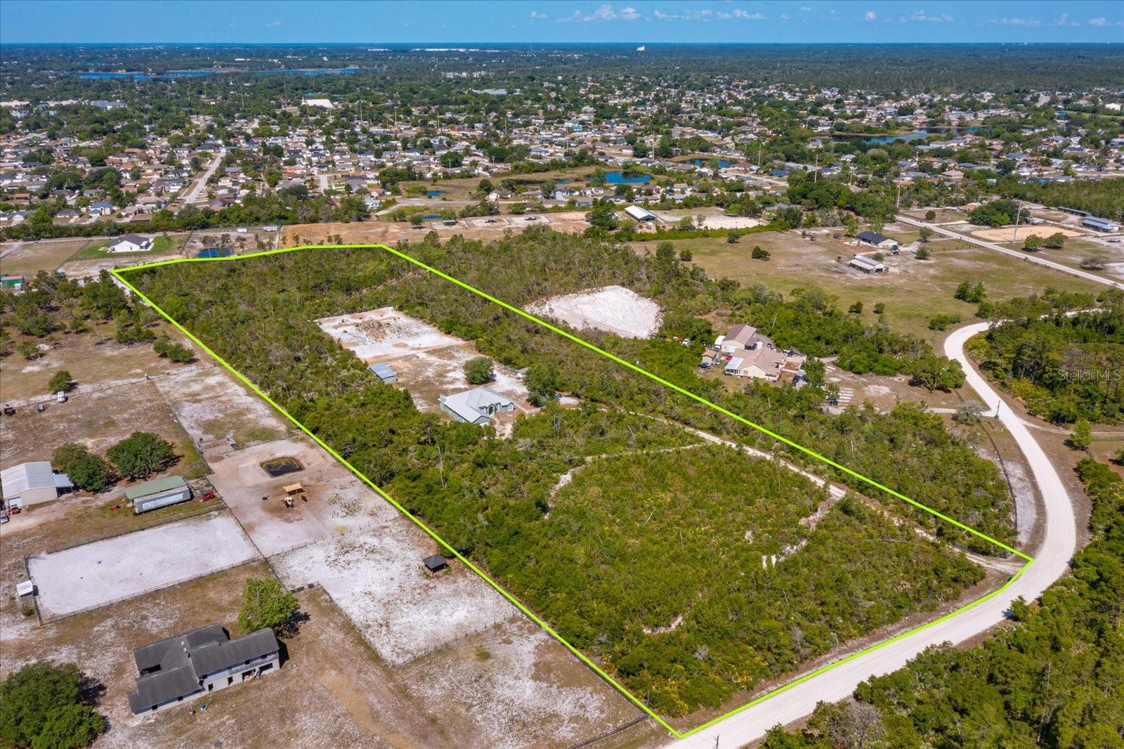 DELTONA FARMS ESTS UNREC SUB - Residential
