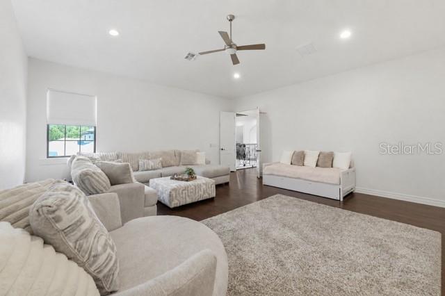 KEENES POINTE 46/104 - Residential