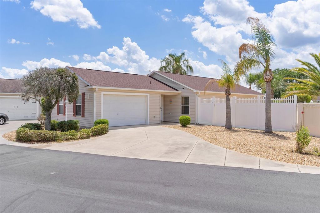 Photo of 870 Orwell Street, The Villages, FL 32162 (MLS # G5111545)