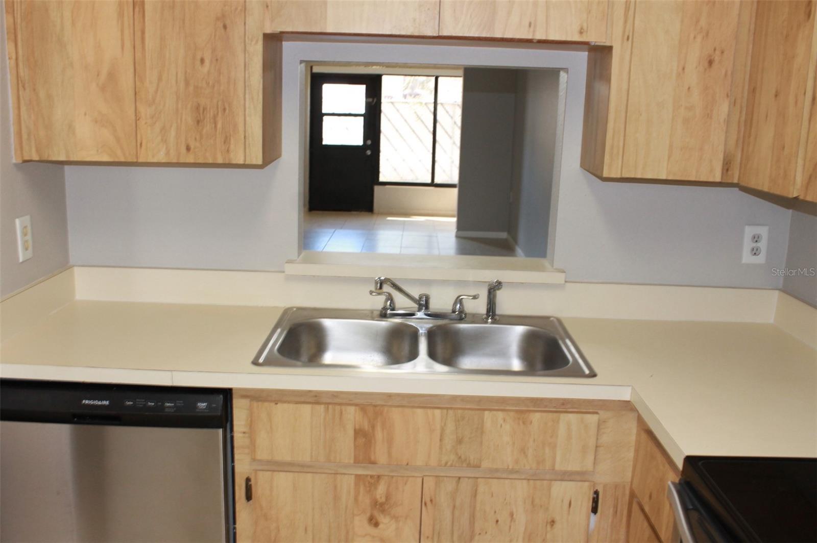 4752 SUNNY LOOP 4752