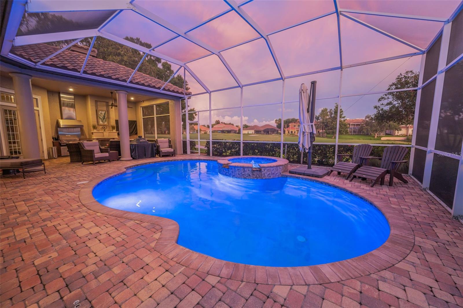 CHAMPIONS CLUB - Residential
