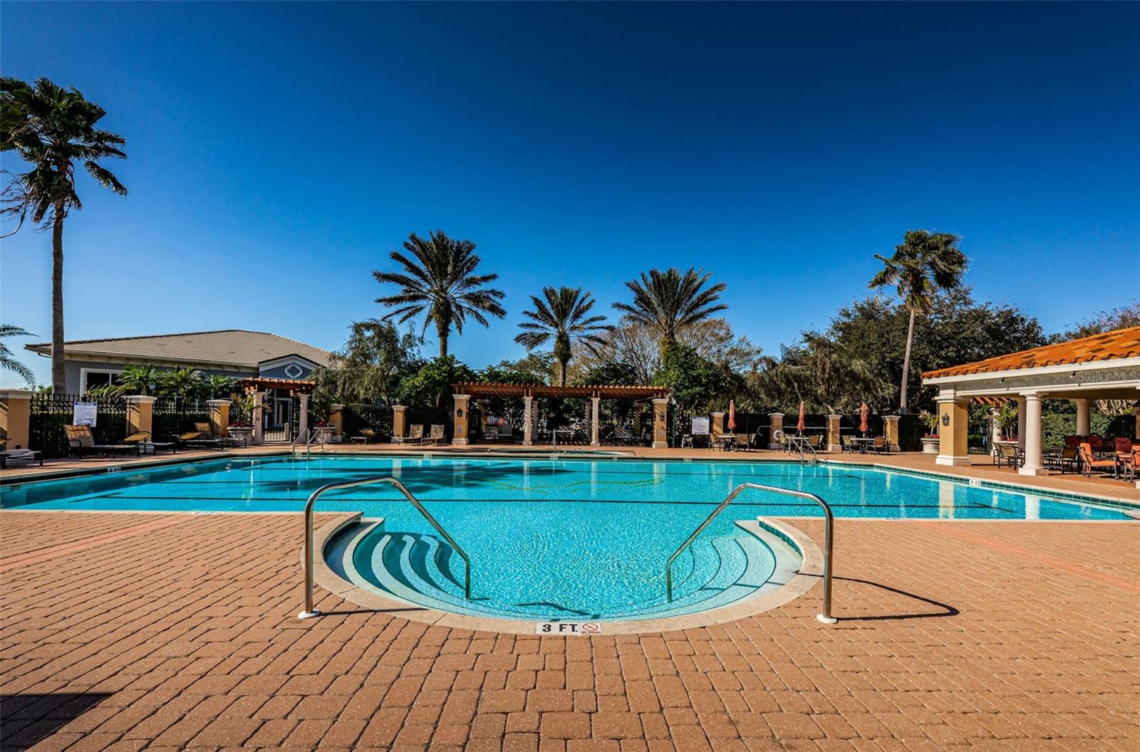 CHAMPIONS CLUB - Residential