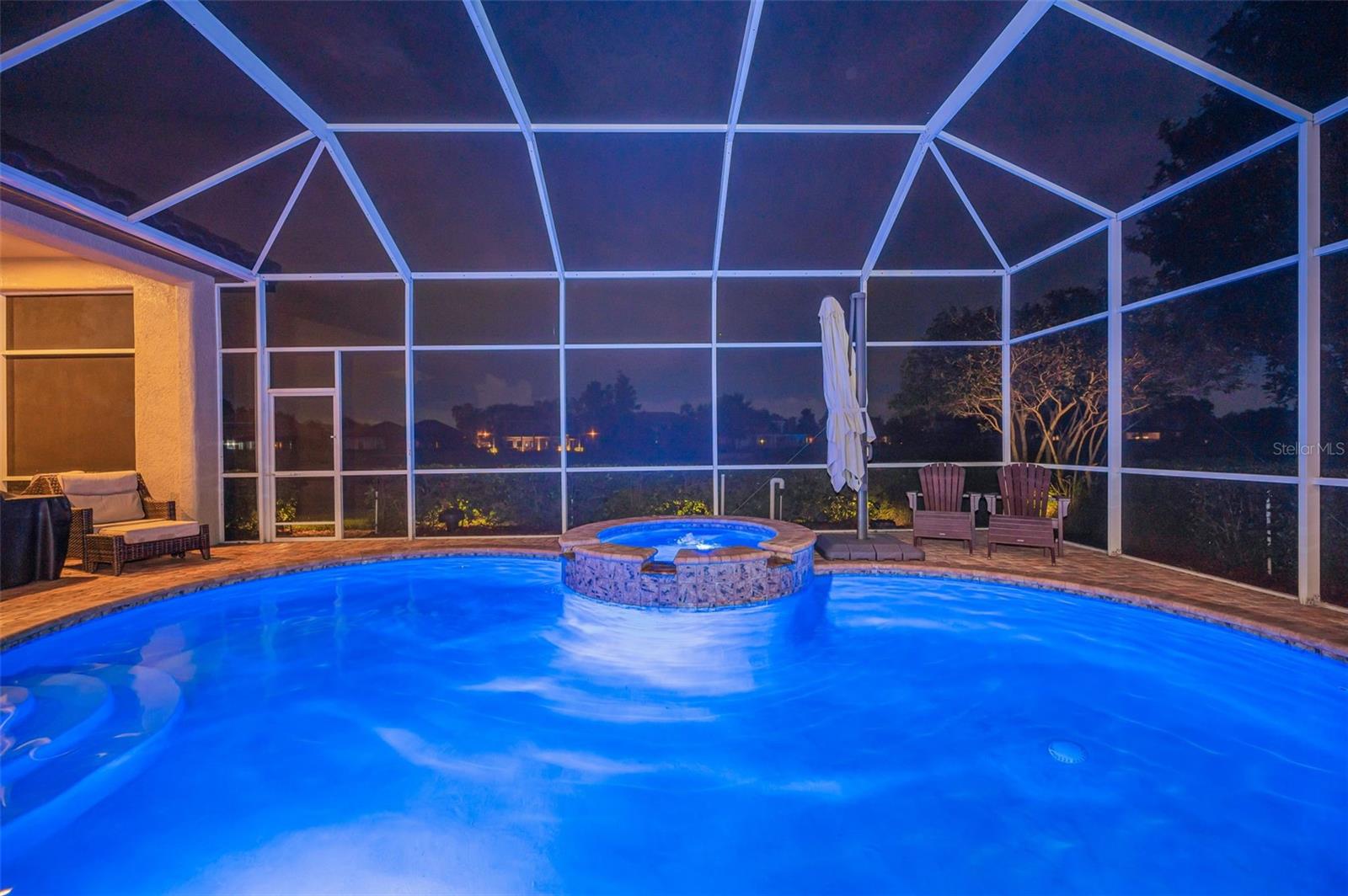 CHAMPIONS CLUB - Residential