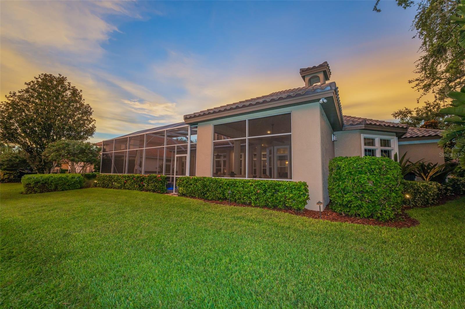 CHAMPIONS CLUB - Residential