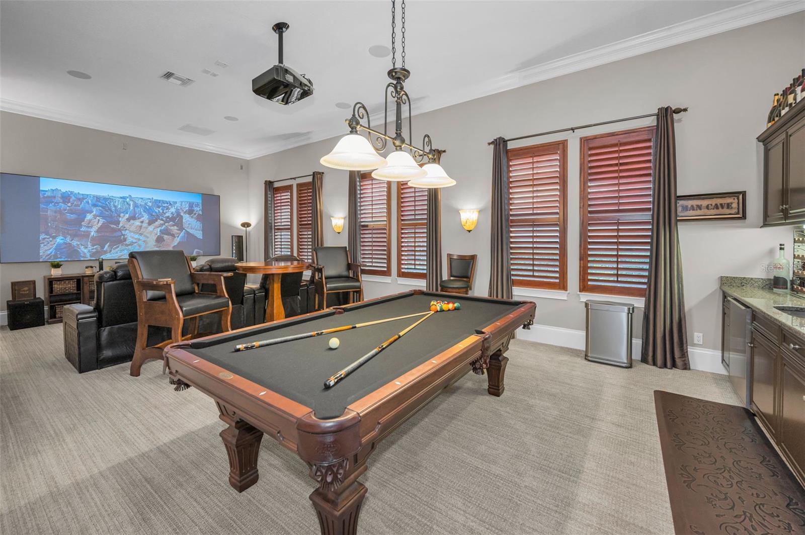 CHAMPIONS CLUB - Residential
