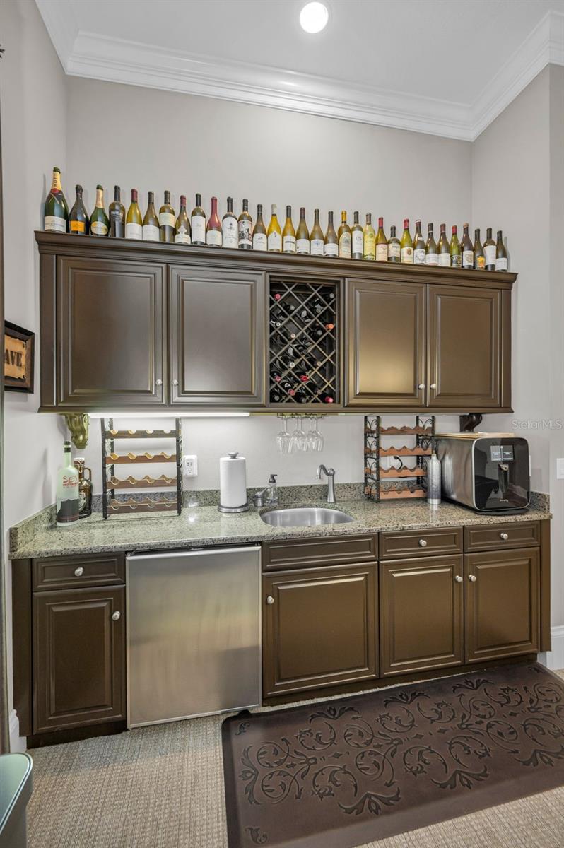 CHAMPIONS CLUB - Residential