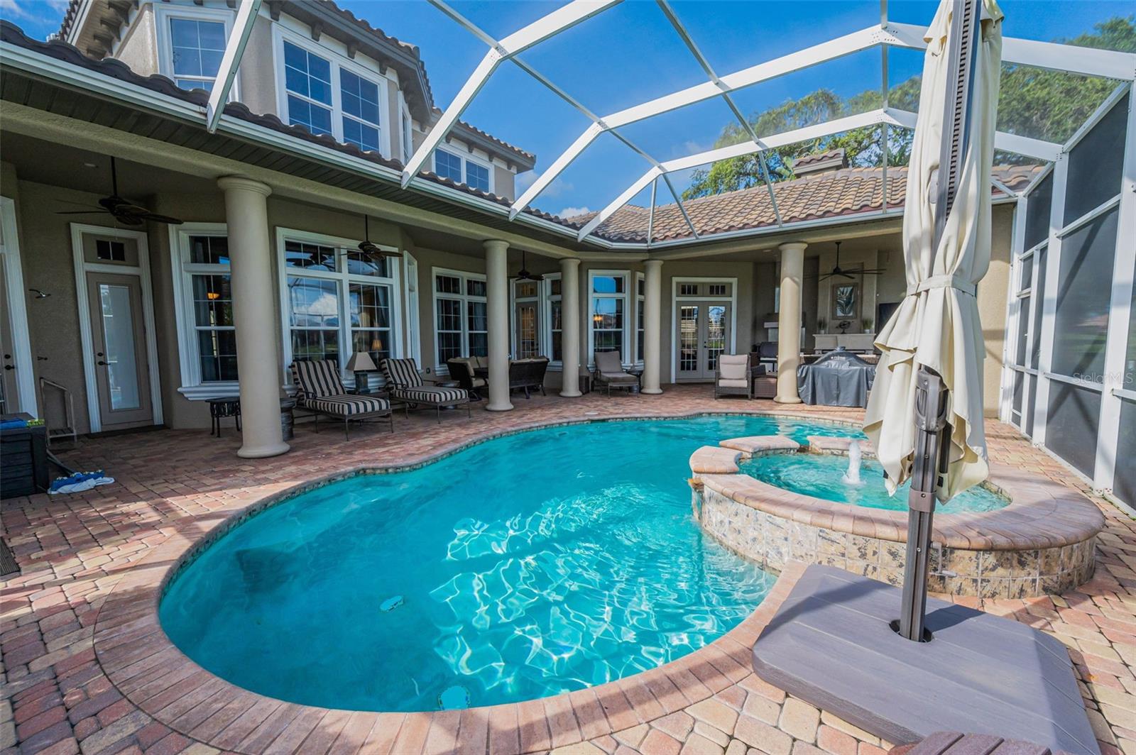 CHAMPIONS CLUB - Residential