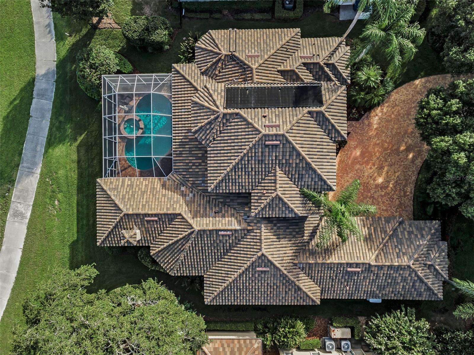 CHAMPIONS CLUB - Residential
