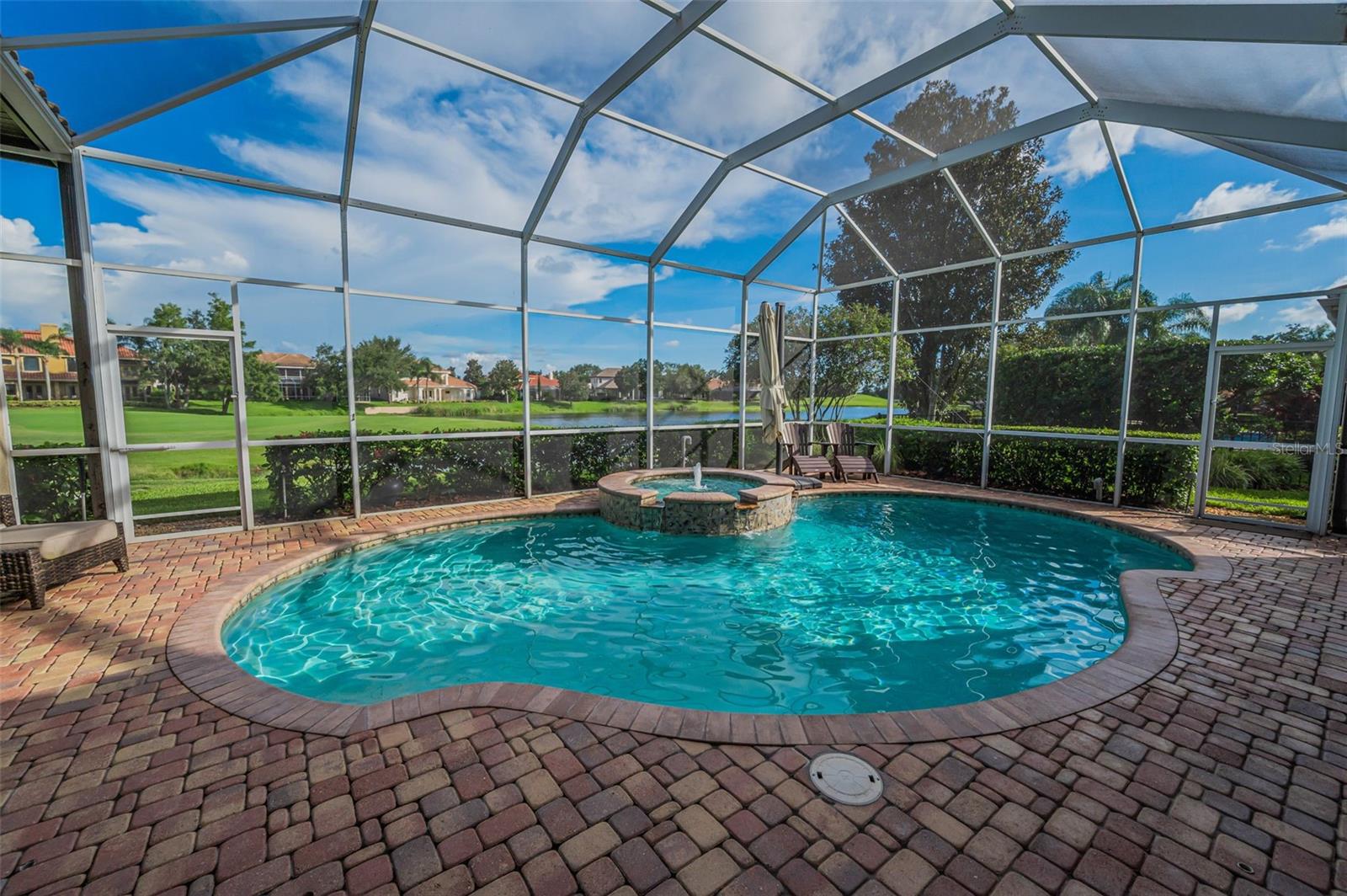 CHAMPIONS CLUB - Residential