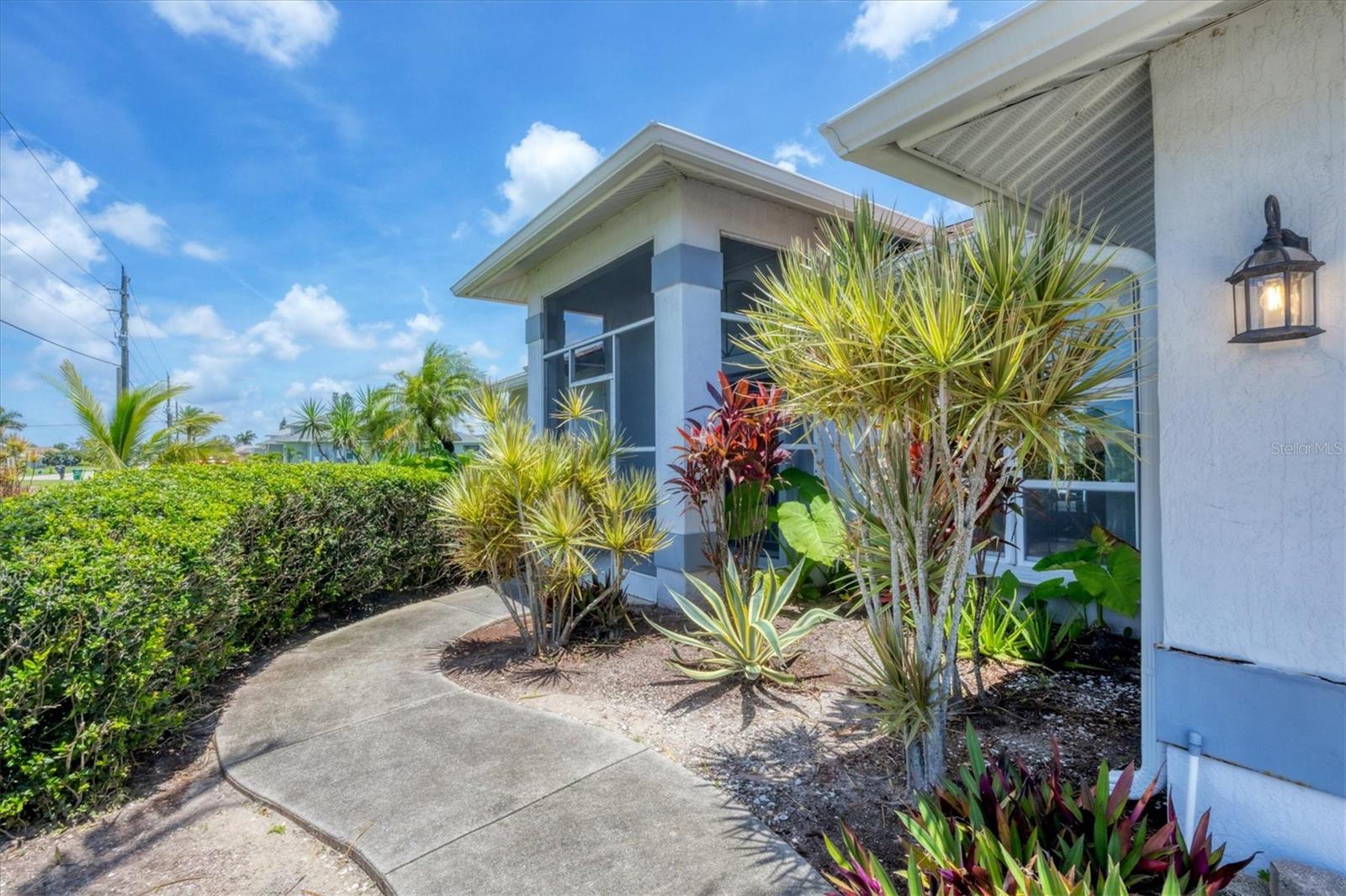 727 ROTONDA CIRCLE