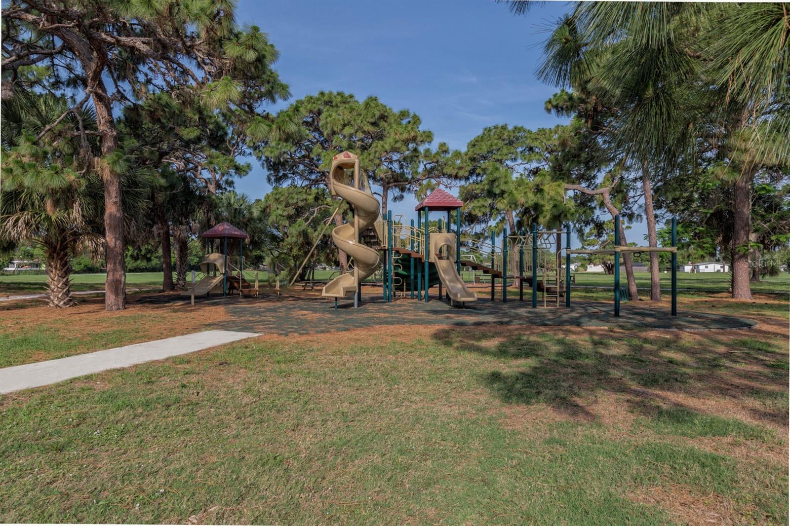 VENICE GARDENS - Residential