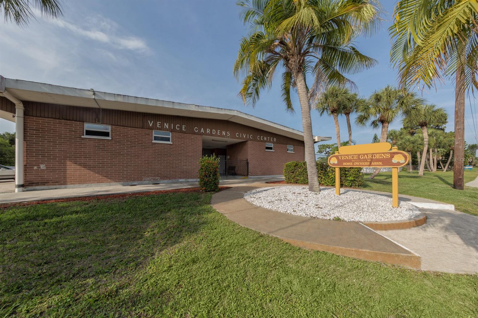 VENICE GARDENS - Residential