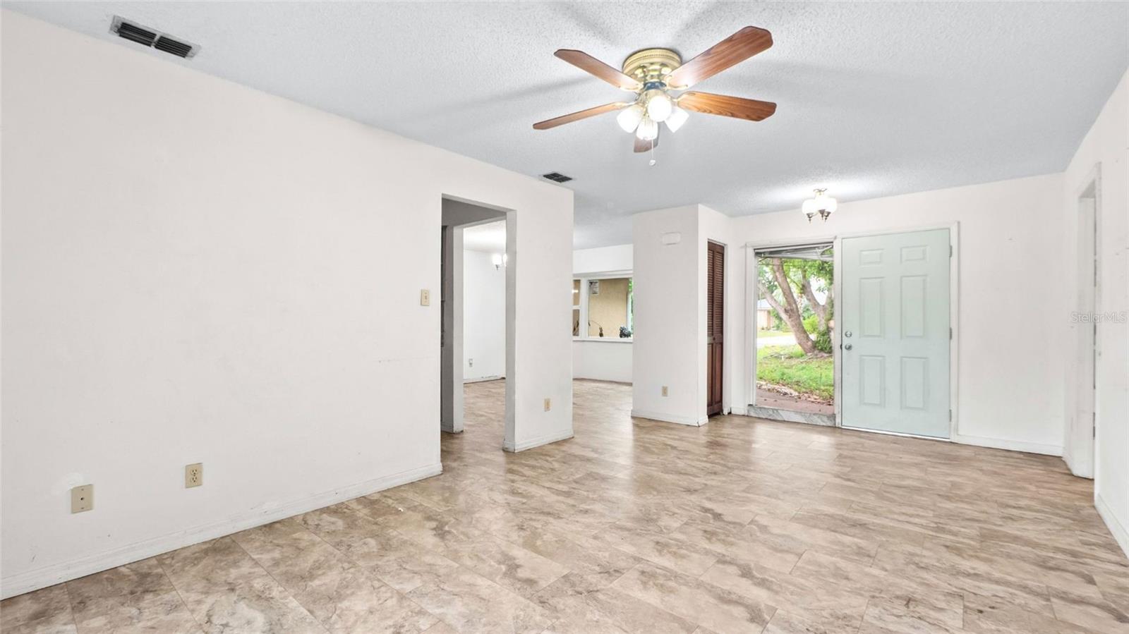 LAKE BERNADETTE - Residential