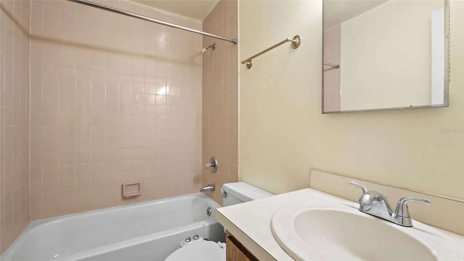 LAKE BERNADETTE - Residential