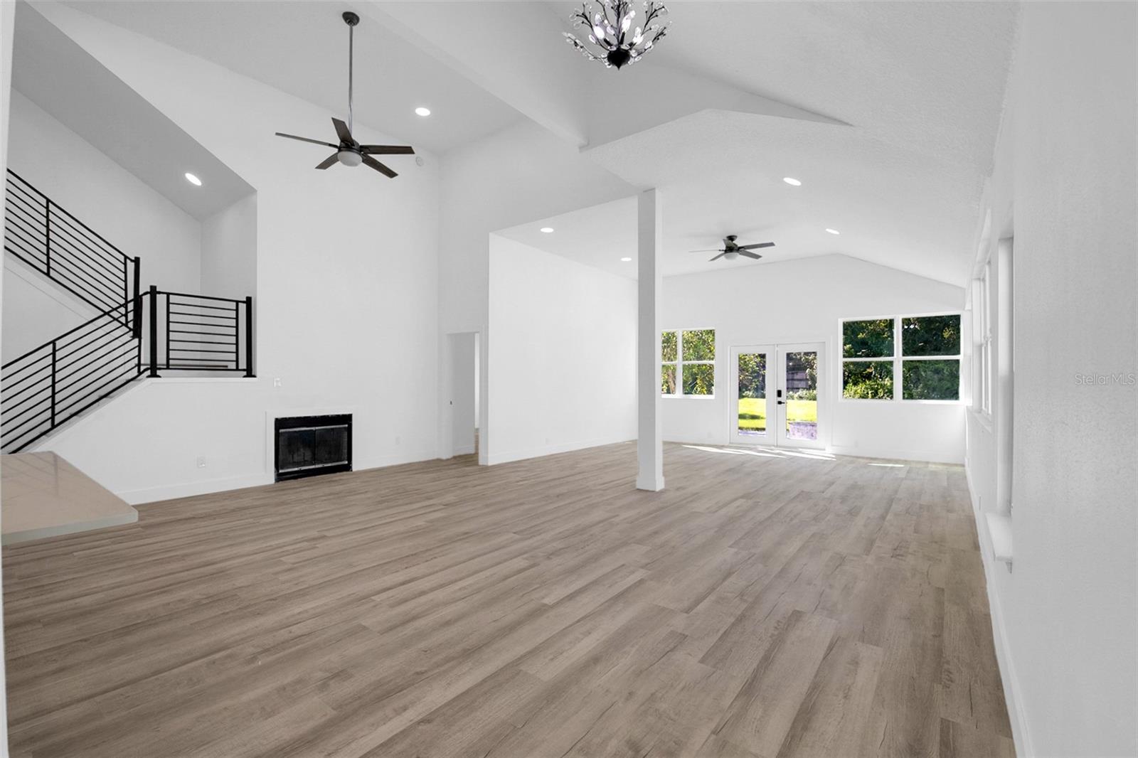 REMINGTON OAKS AT THE CROSSINGS - Residential