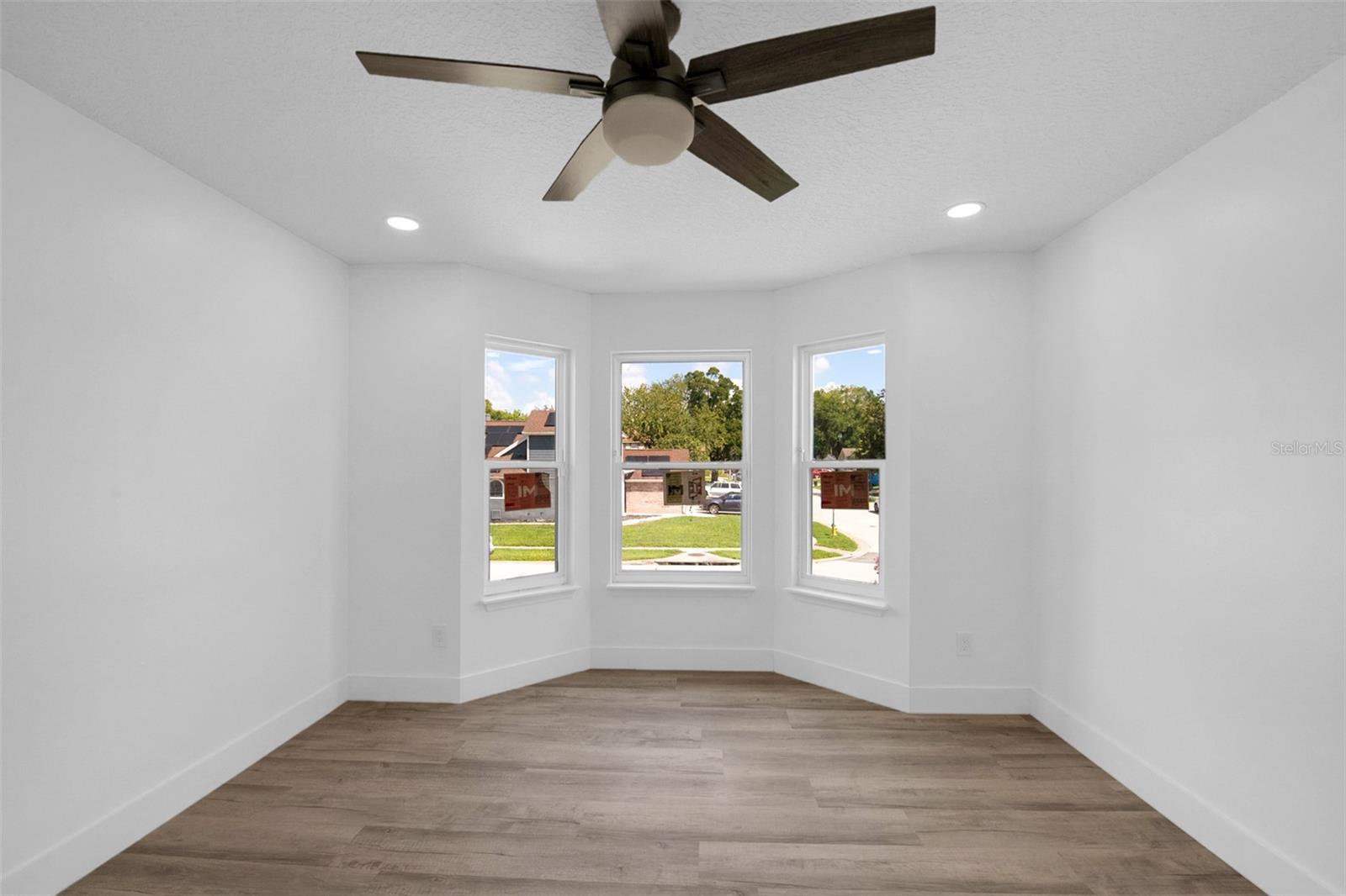 REMINGTON OAKS AT THE CROSSINGS - Residential