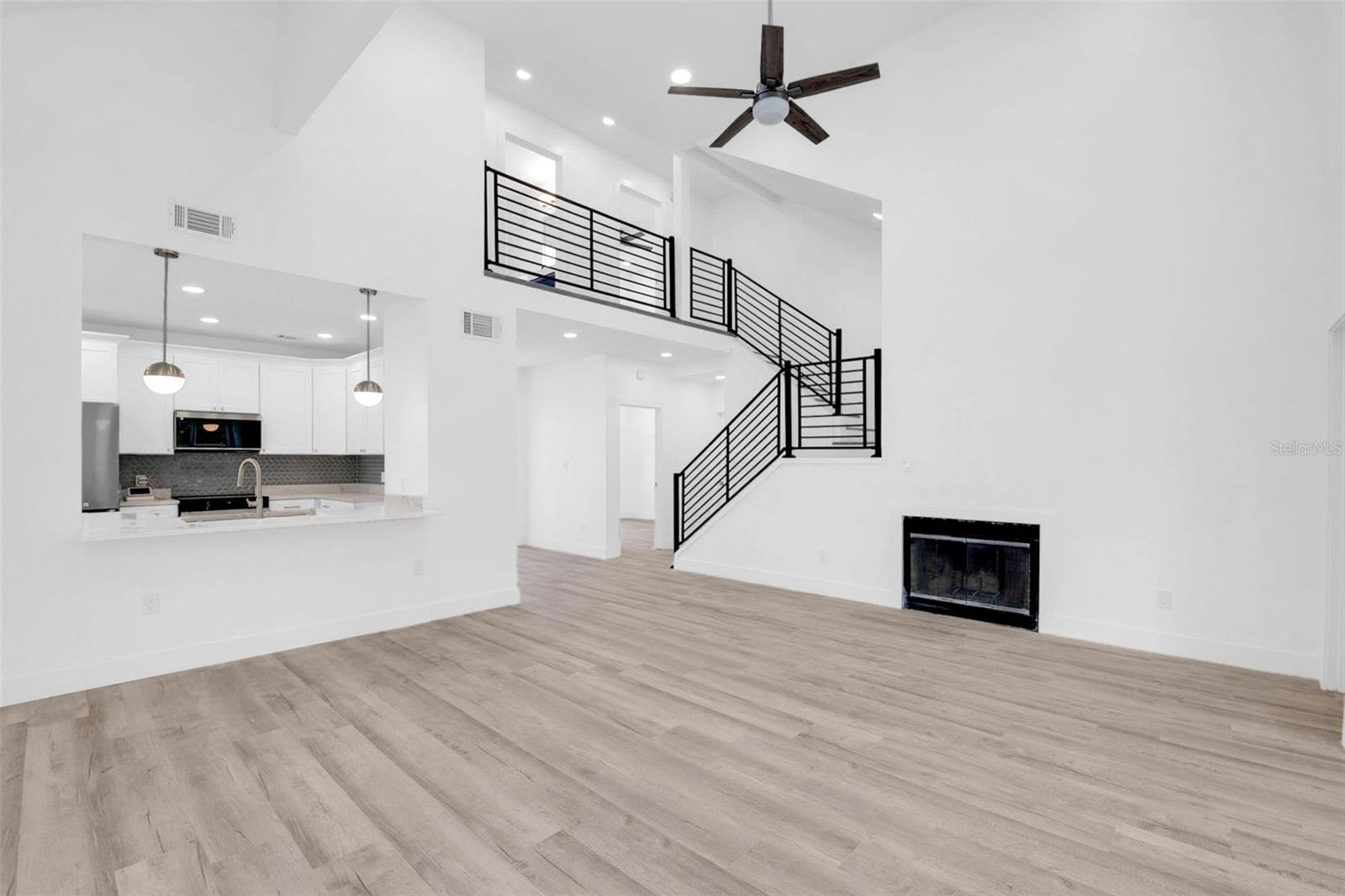 REMINGTON OAKS AT THE CROSSINGS - Residential