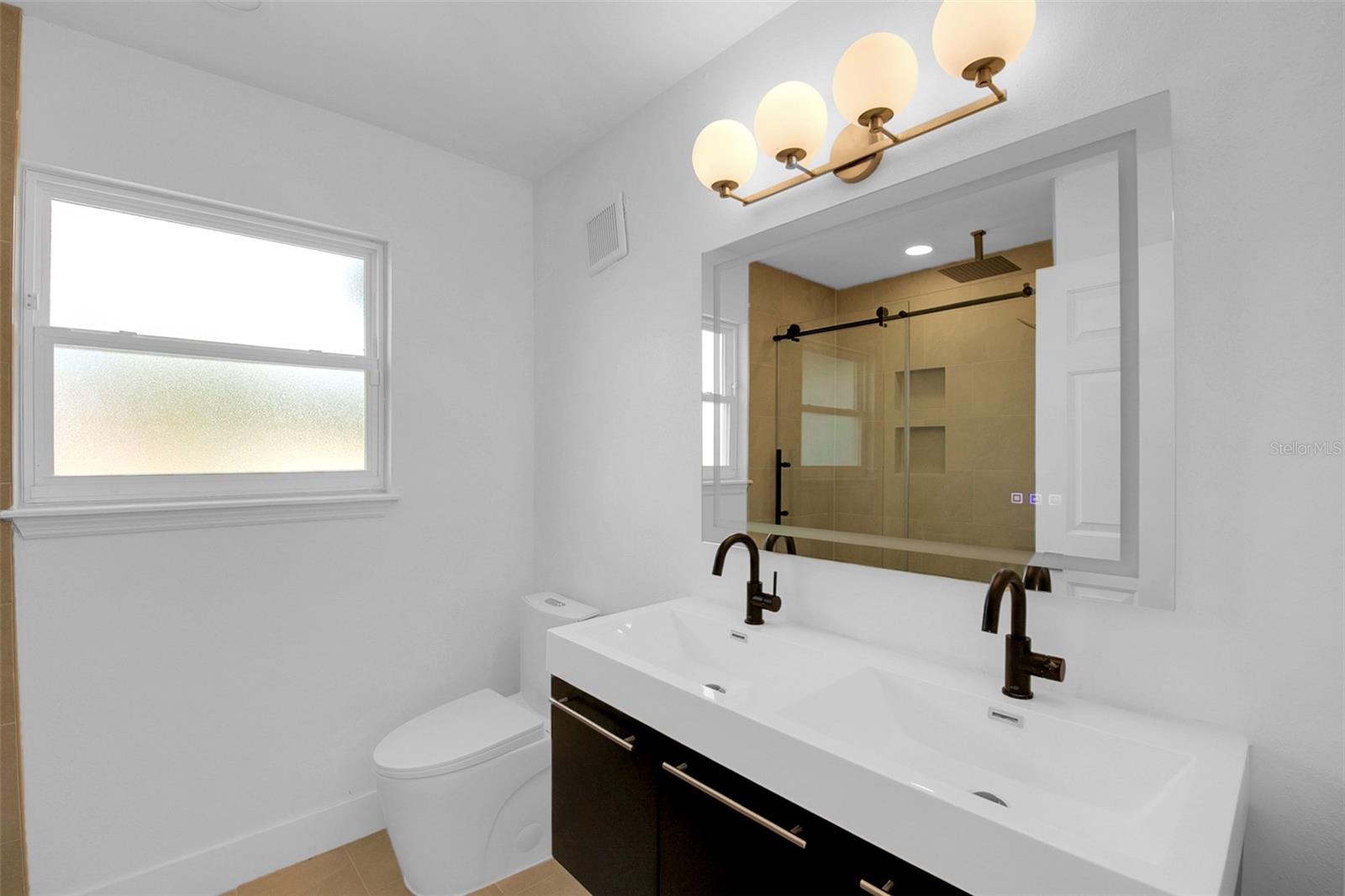 REMINGTON OAKS AT THE CROSSINGS - Residential