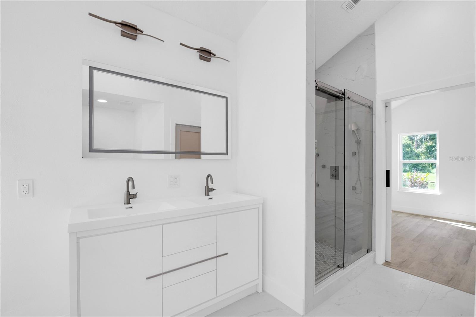 REMINGTON OAKS AT THE CROSSINGS - Residential