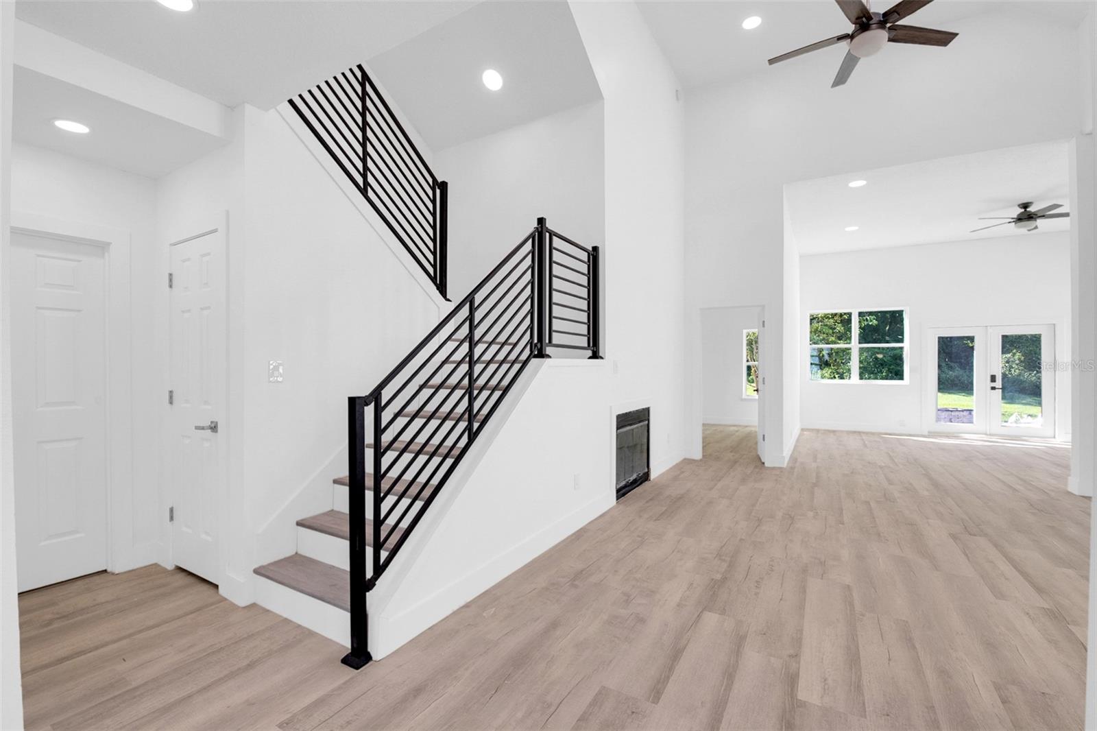REMINGTON OAKS AT THE CROSSINGS - Residential